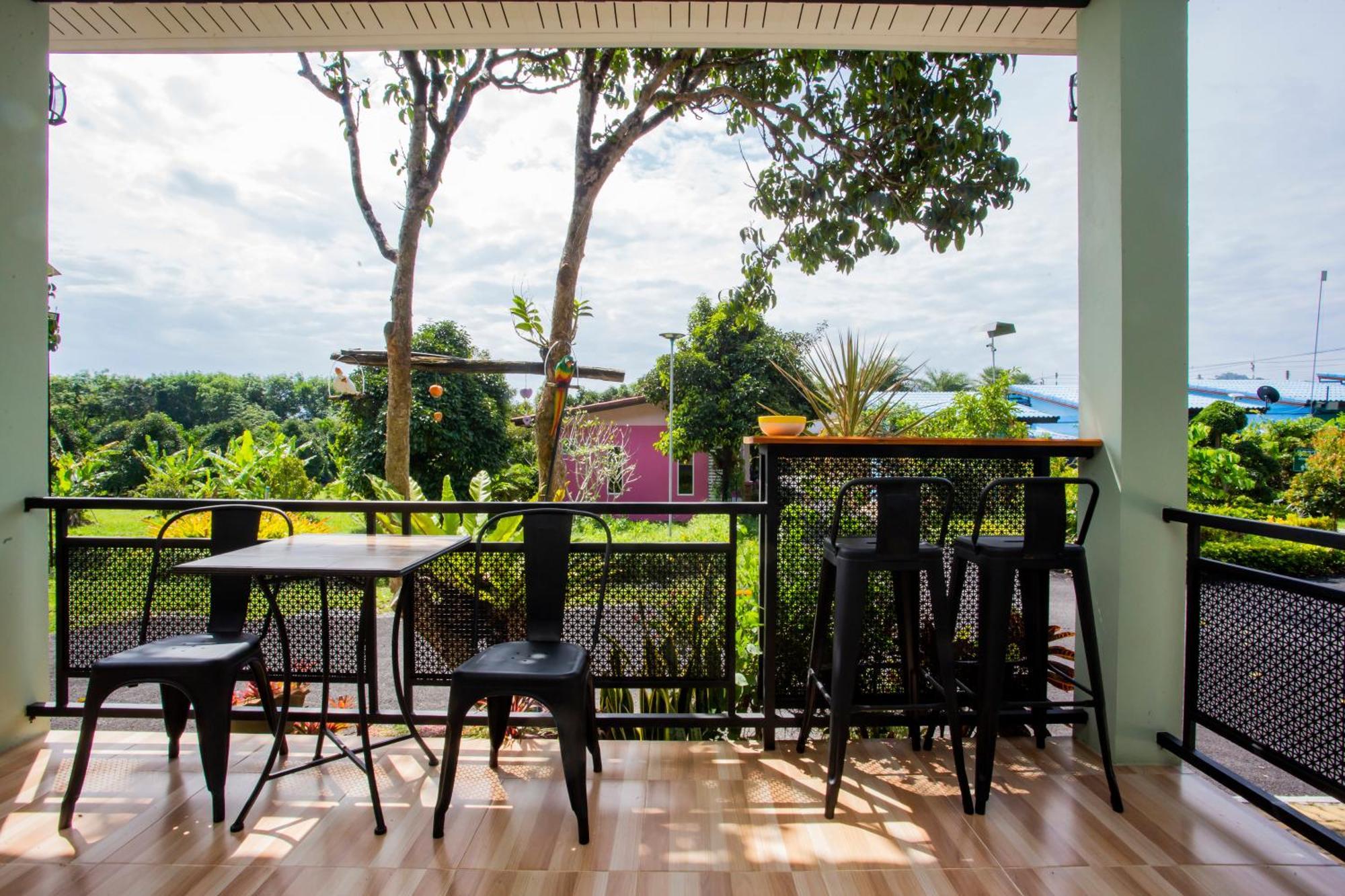 Hotel Baan Suan Mee Tang Chanthaburi Habitación foto